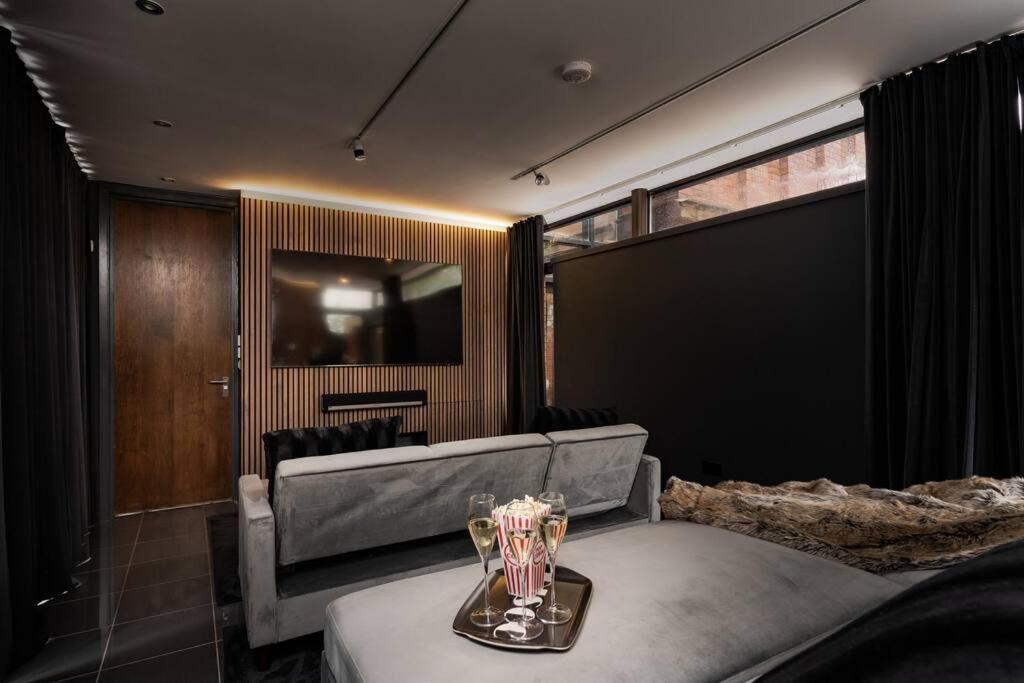 فيلا Luxury Water Tower I Roof Bar I Cinema كارديف المظهر الخارجي الصورة